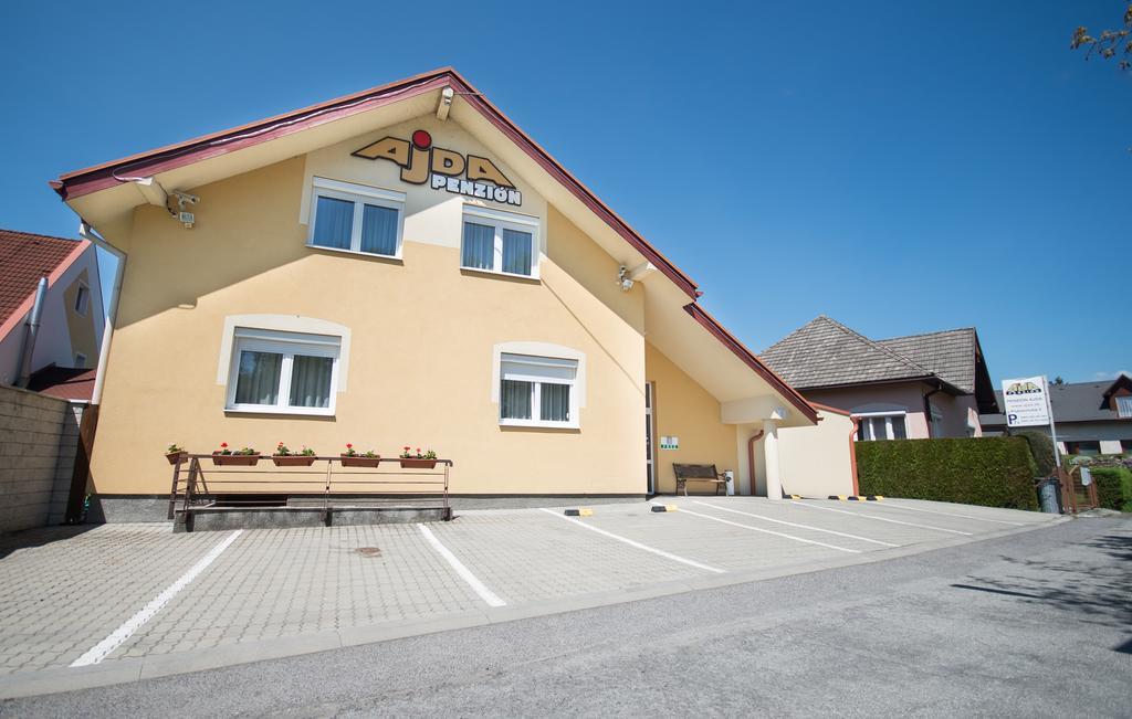 Penzion Ajda Liptovský Mikuláš Buitenkant foto